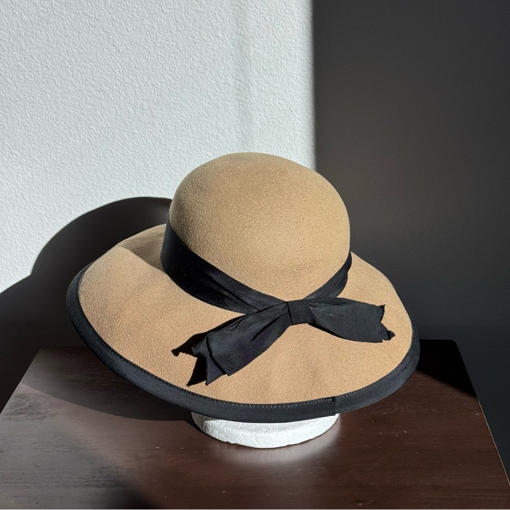 VTG Madcaps 5th Ave New York Wool Felt Cloche Hat Camel Black Ribbon Wide Brim